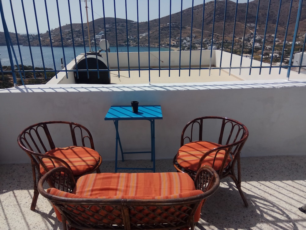 Basic Quadruple Room, 1 Bedroom, Marina View photo 2