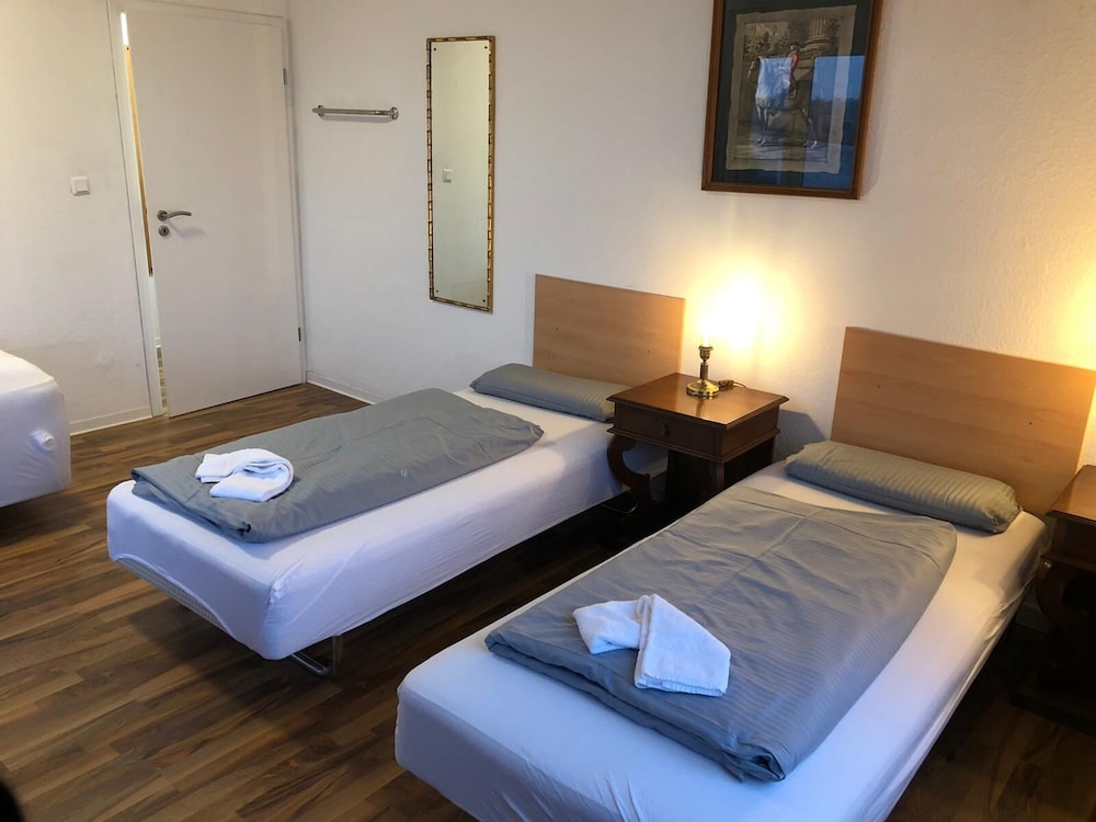 Basic Apartment, 4 Bedrooms, Kitchen, City View photo 2