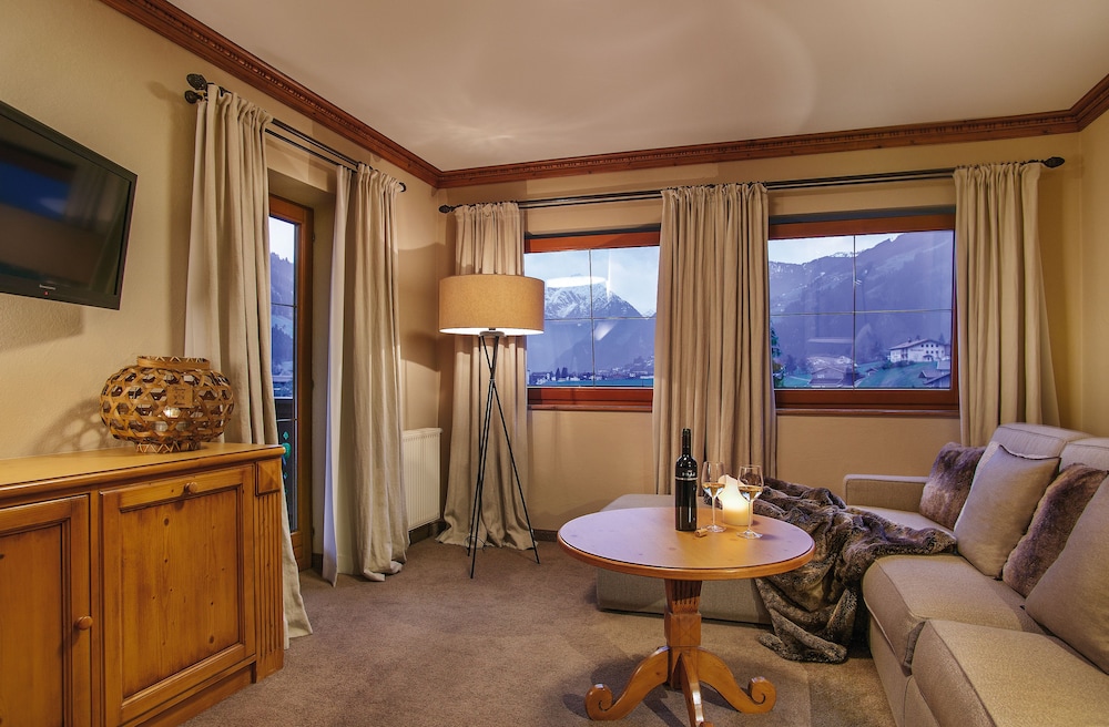 Apartment (Panorama Lounge) photo 3