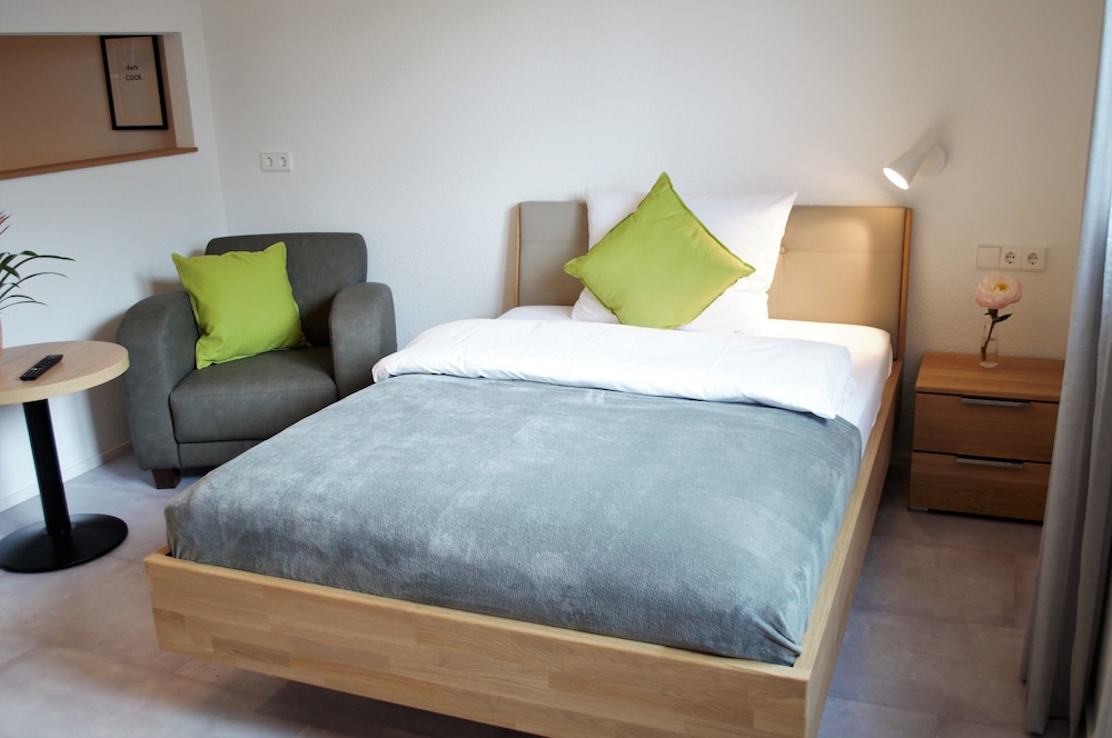 Standard Studio, 1 Queen Bed, Non Smoking, Kitchen photo 1