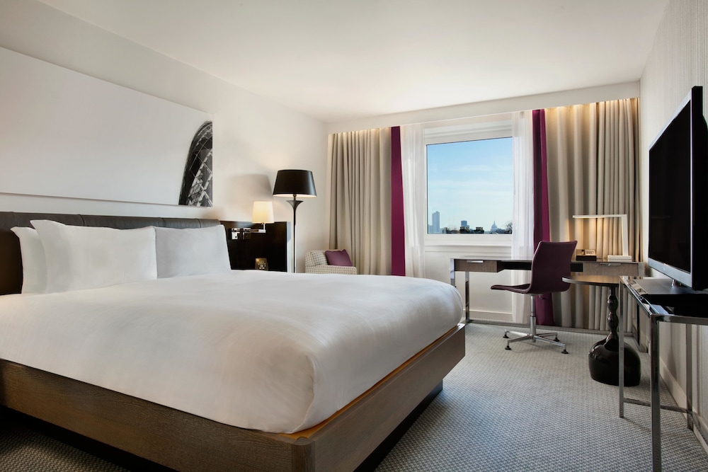 Deluxe Room, 1 Double Bed, Accessible