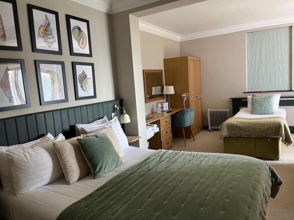 Suite, Ensuite photo 3