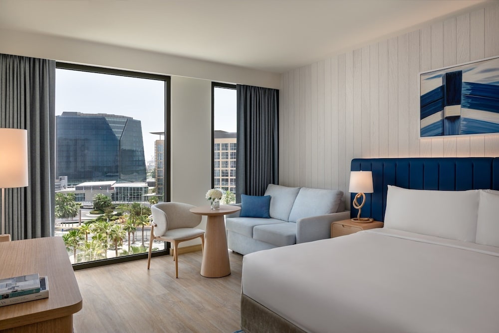 Deluxe Room, 1 King Bed (Plaza View)