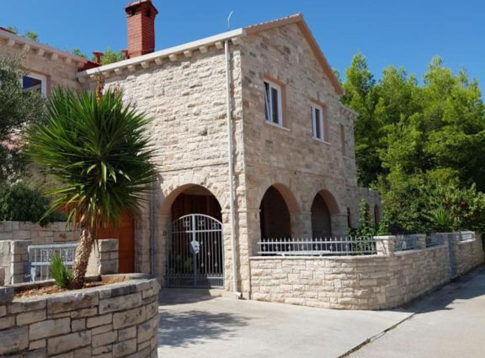 Villa (Three Bedroom Holiday Home with Terra)