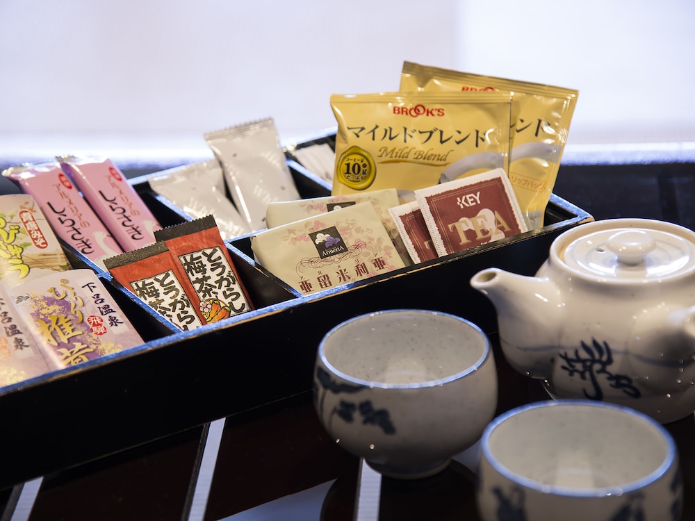 Traditional Japanese Style Room, High Floor Kaiseki Dinner In-room dining (Adult Only) photo 3