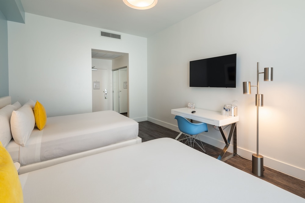 Deluxe Balcony Room 2 Queen Beds - Photo 3