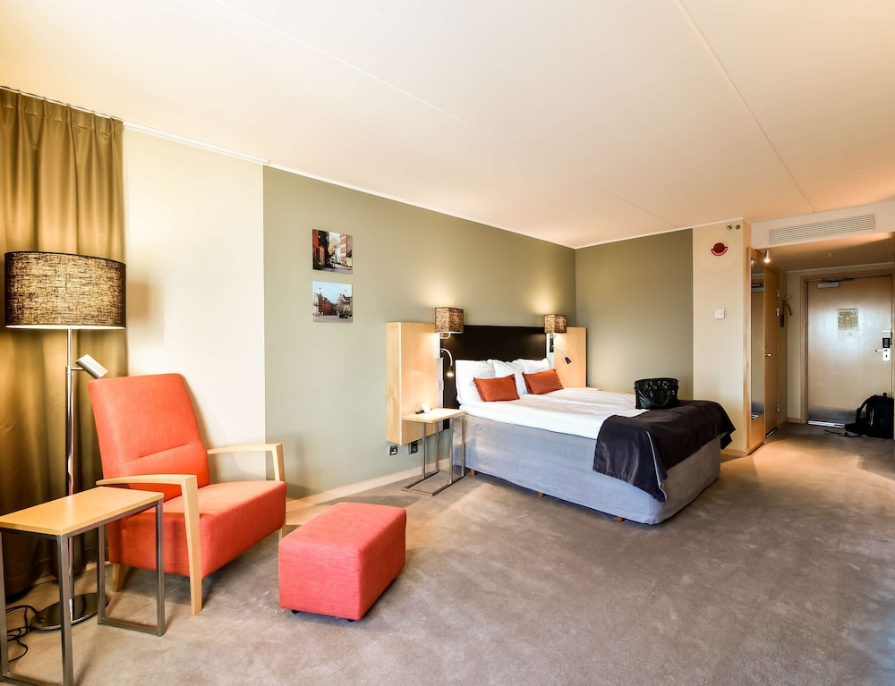 Room, 1 King Bed - Photo 3