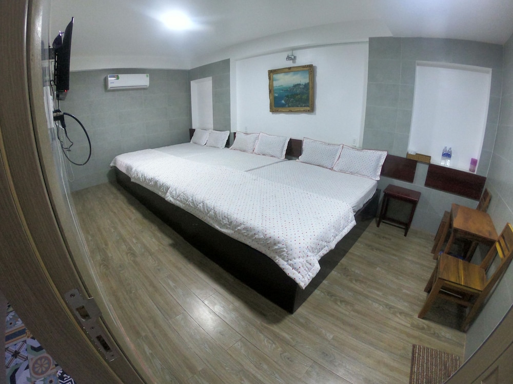 Family Room photo 1
