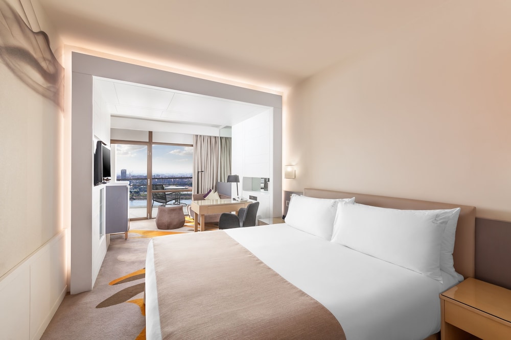 Standard Room thumbnail 5