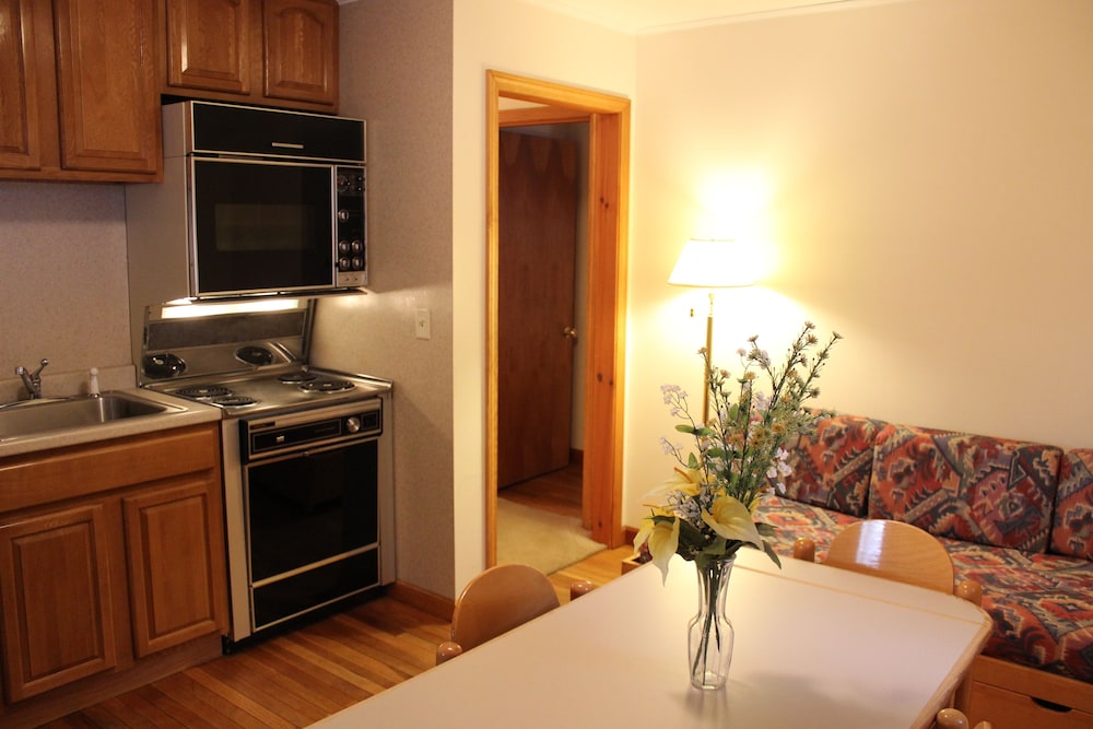 Family Unit #34 (Superior) with kitchen, pet friendly, photo 6