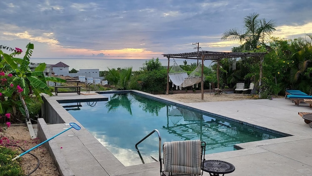 Double Room, 2 Queen Beds, Ocean View photo 2