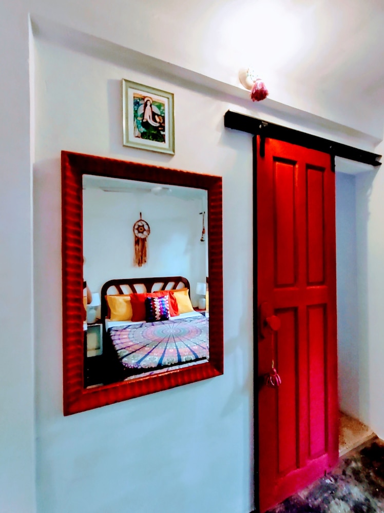 Chambre Double Standard, 1 grand lit, salle de bains privée