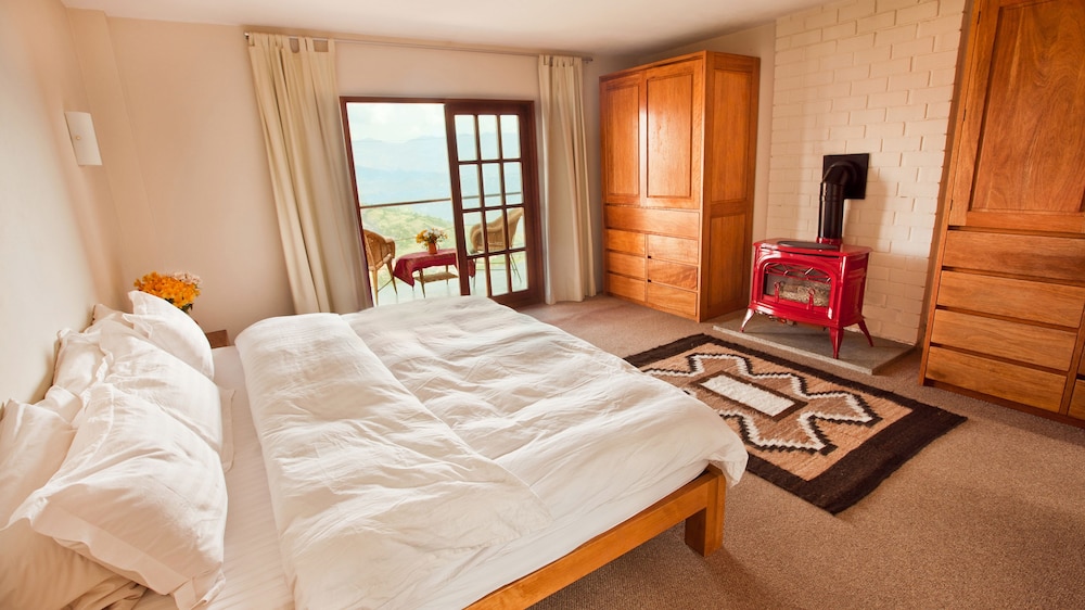 Deluxe Double Room, 1 King Bed, Mountainside photo 2