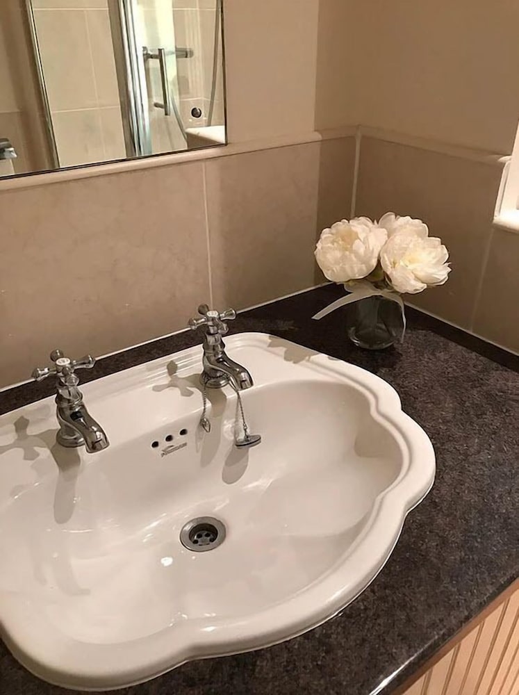 Twin Room, Private Bathroom photo 3