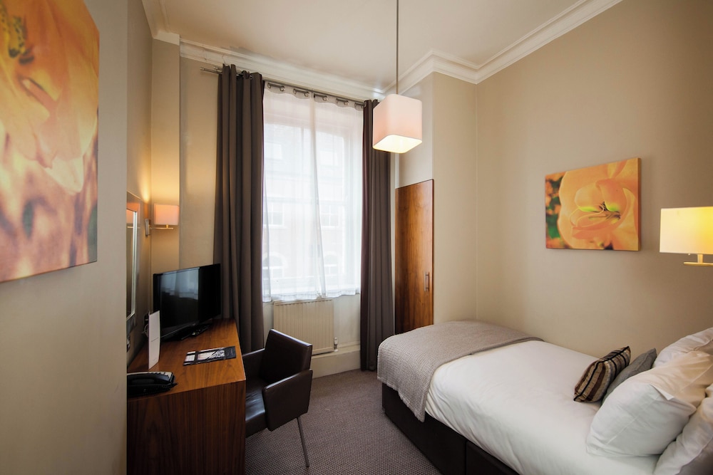 Standard Single Room - Photo 2