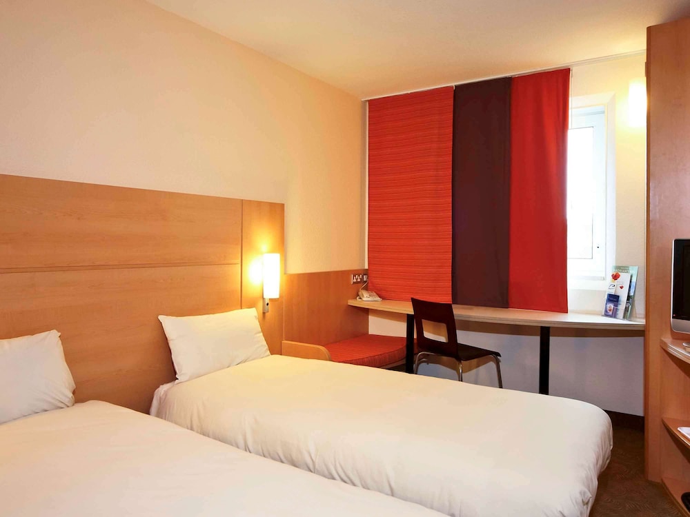 Twin Room, 2 Twin Beds - Photo 8