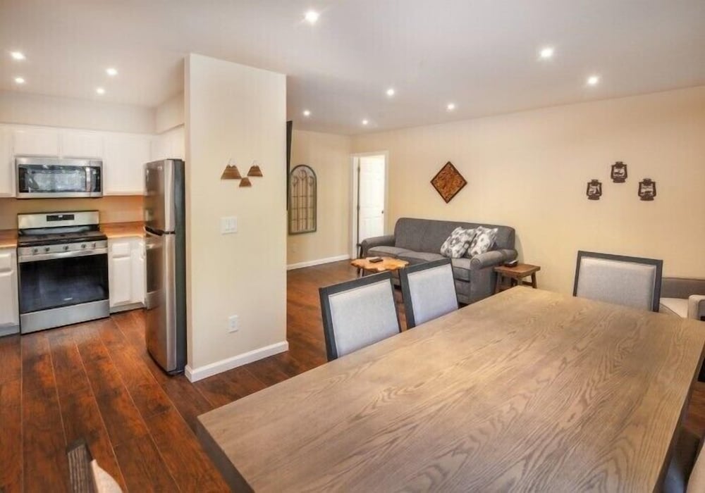 3 Bedroom Cottage - Sleeps 8