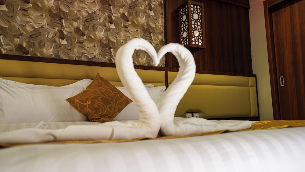 Classic Double Room Single Use, 1 King Bed photo 2