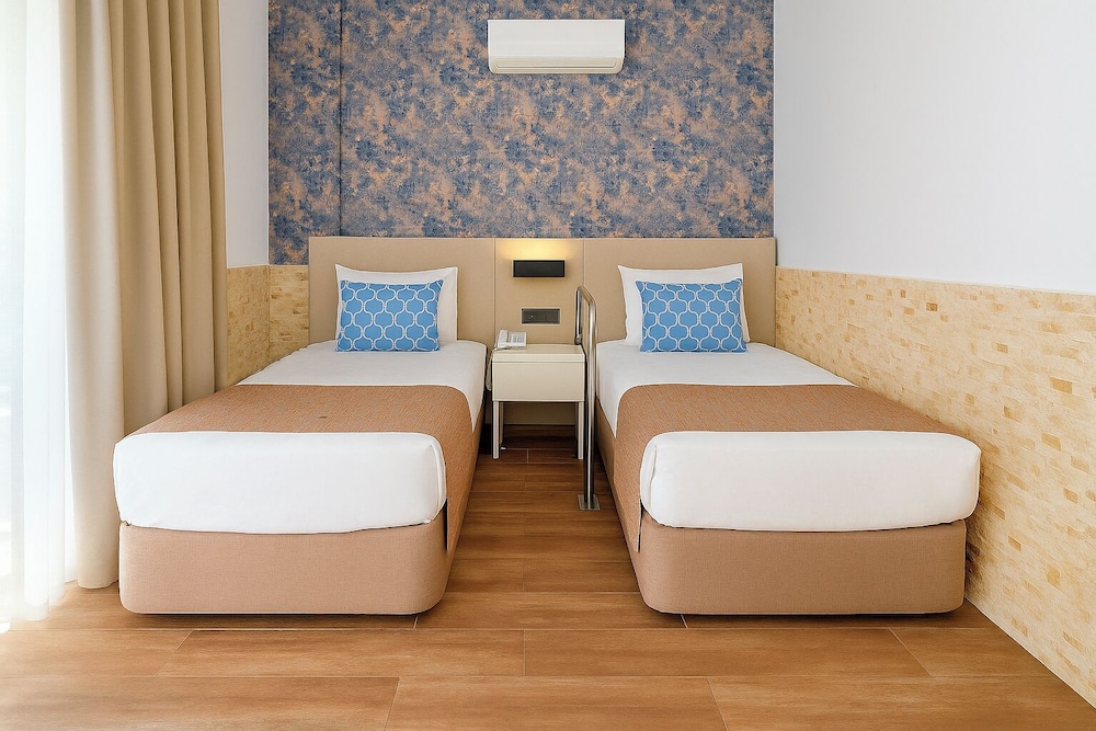 Standard Room, Mobility Accessible, Balcony