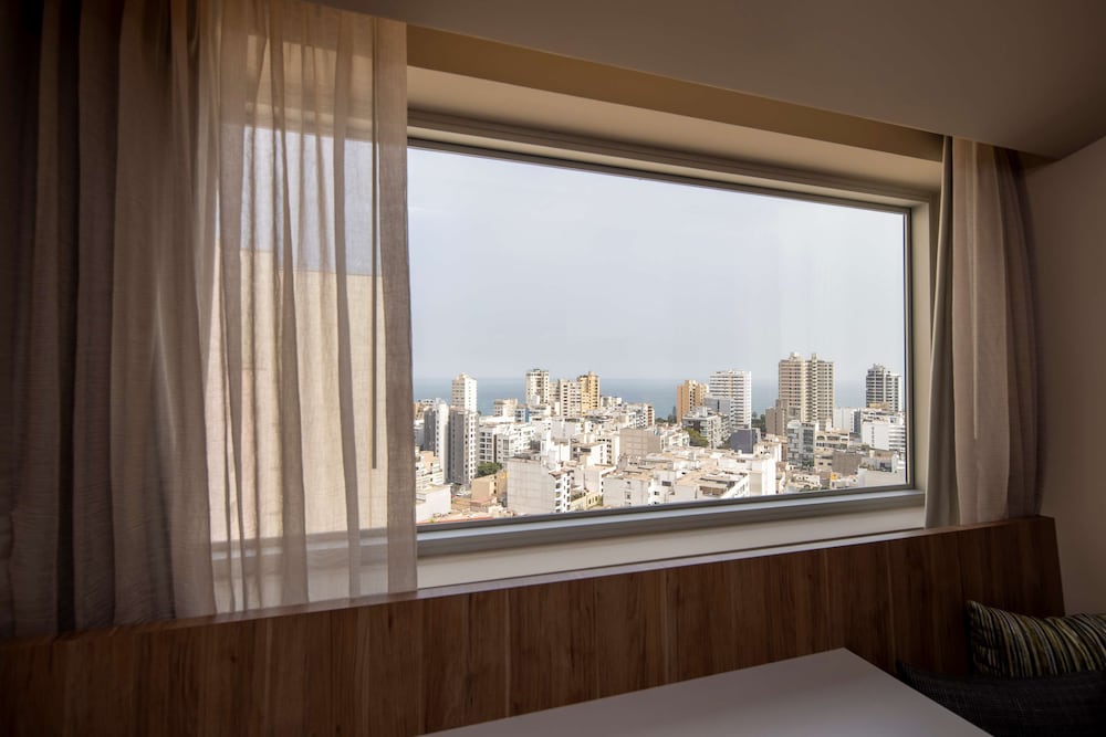 Junior Suite, 1 Queen Bed photo 2