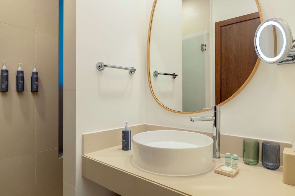 Suite, 3 Bedrooms, Balcony, Resort View - Photo 12