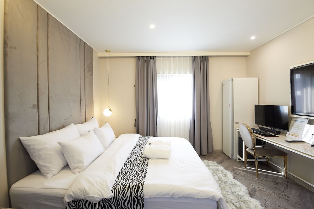 Standard Double Room - Photo 2