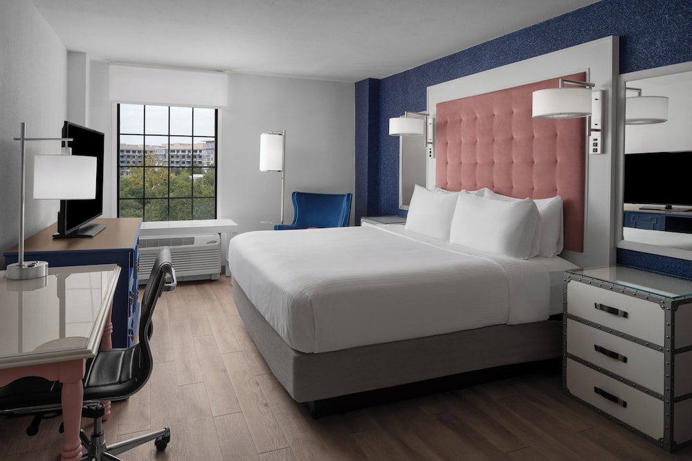 Standard Room, 1 King Bed, Accessible, Non Smoking (Transfer Shower) - Photo 2