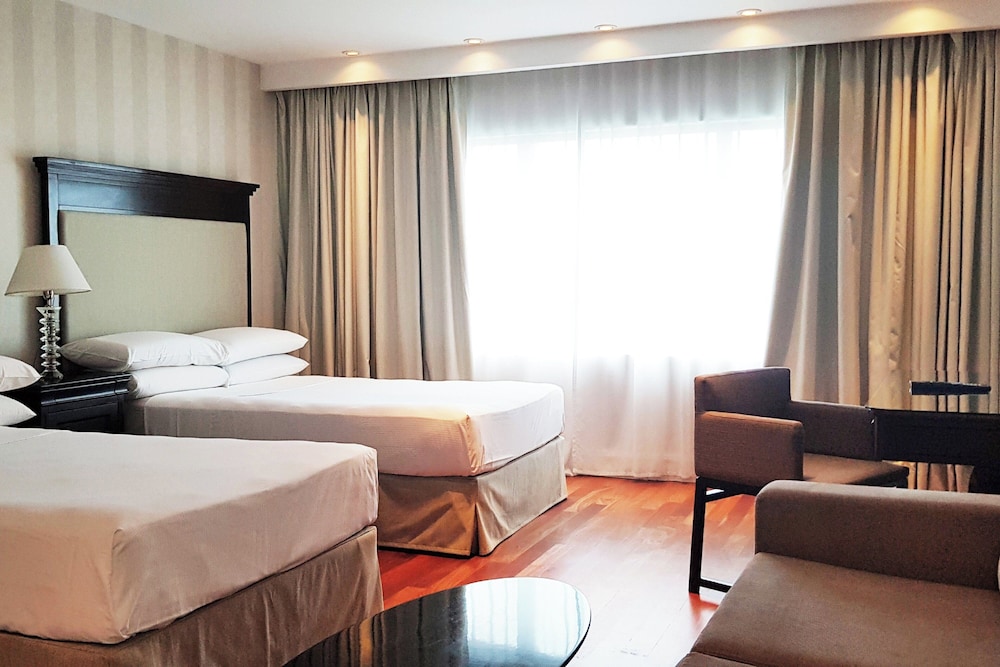 Classic Room, 2 Double Beds, Pool Access