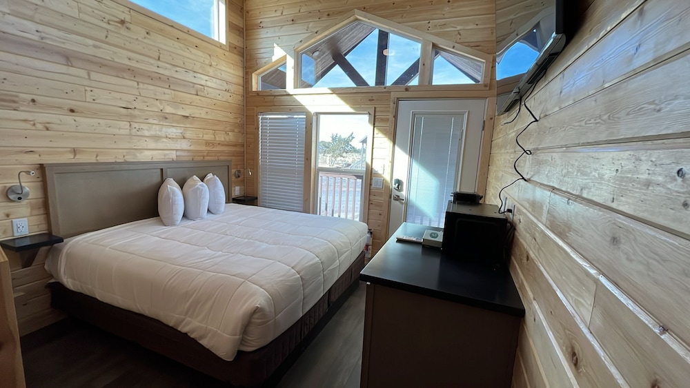 Luxury Cabin, Multiple Beds, Patio, Mountain View photo 1