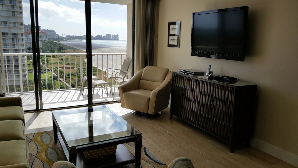 Condo, 2 Bedrooms photo 3