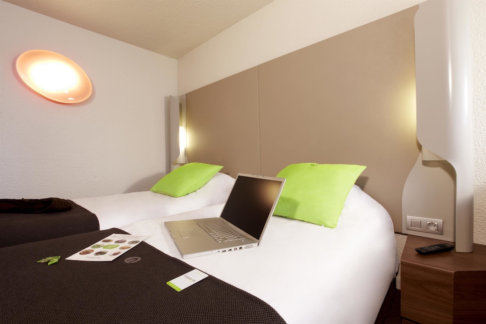 Standard Room, 2 Twin Beds - Photo 3