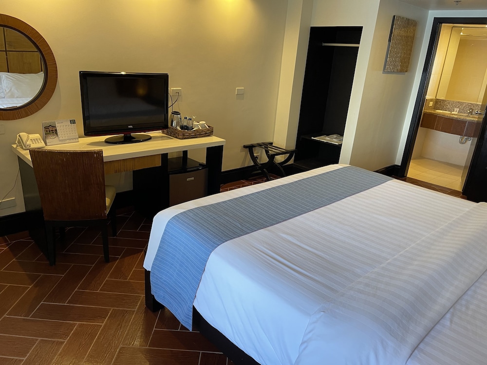 Superior Room, 1 King Bed - Photo 2