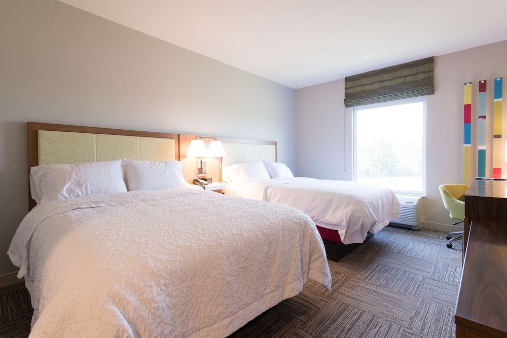 Room, 2 Queen Beds, Non Smoking, Refrigerator & Microwave photo 3
