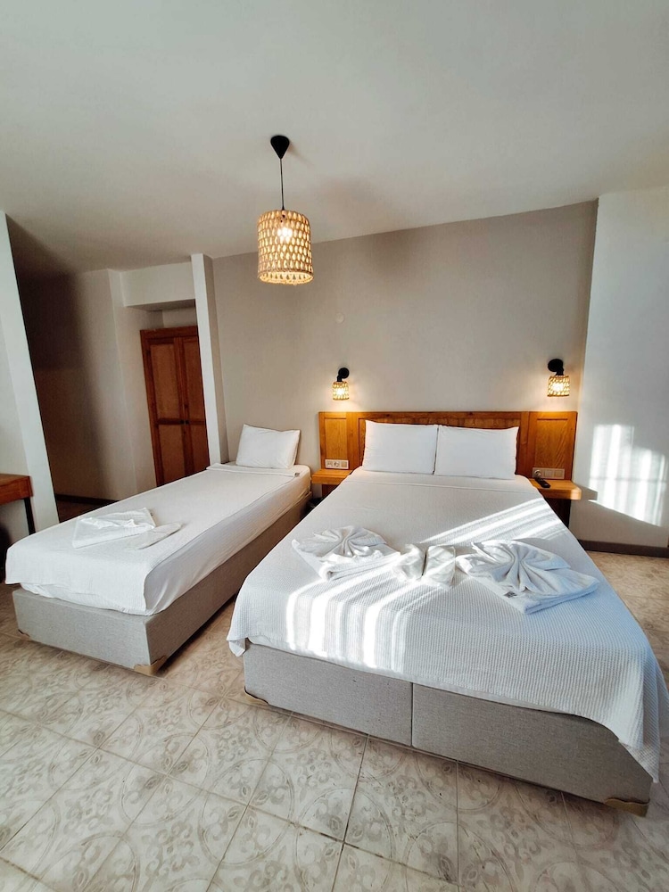 Standard Triple Room photo 3