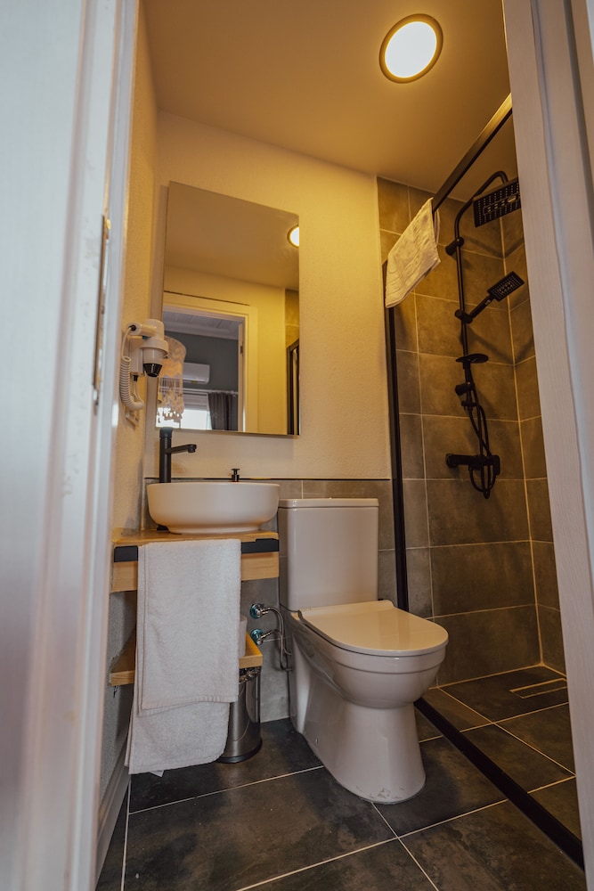 Standard Room, 1 Double Bed, Non Smoking, City View photo 3