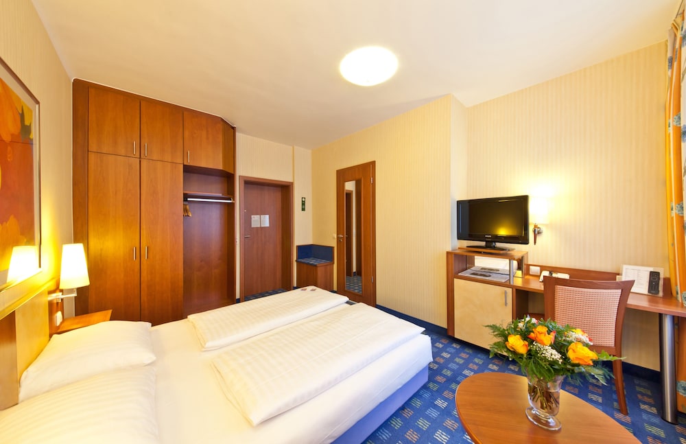 Standard Double Room - Photo 5