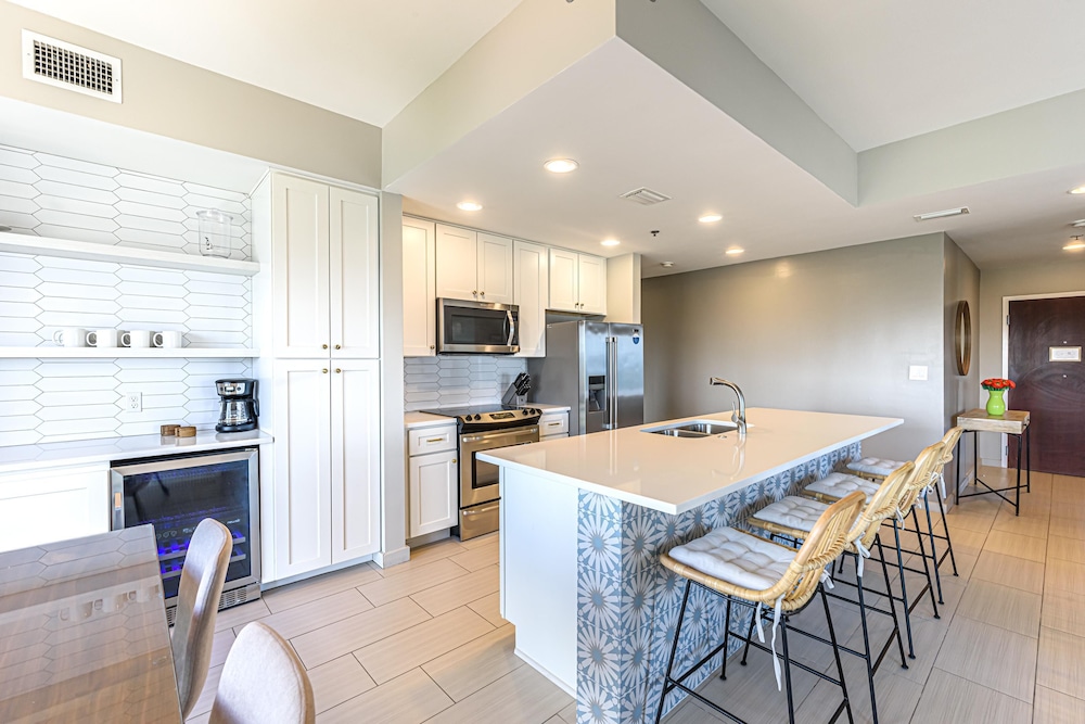 Condo, Multiple Beds (Luau 72024)
