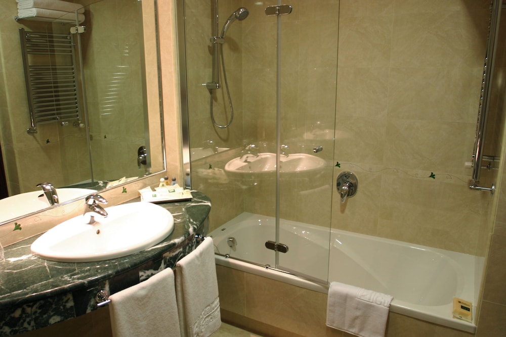 Double Room - Photo 7