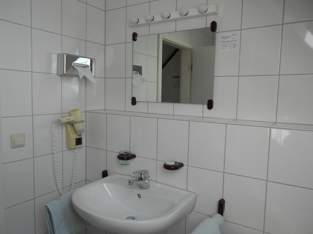 Hotel Möhringer Hof - Photo 36