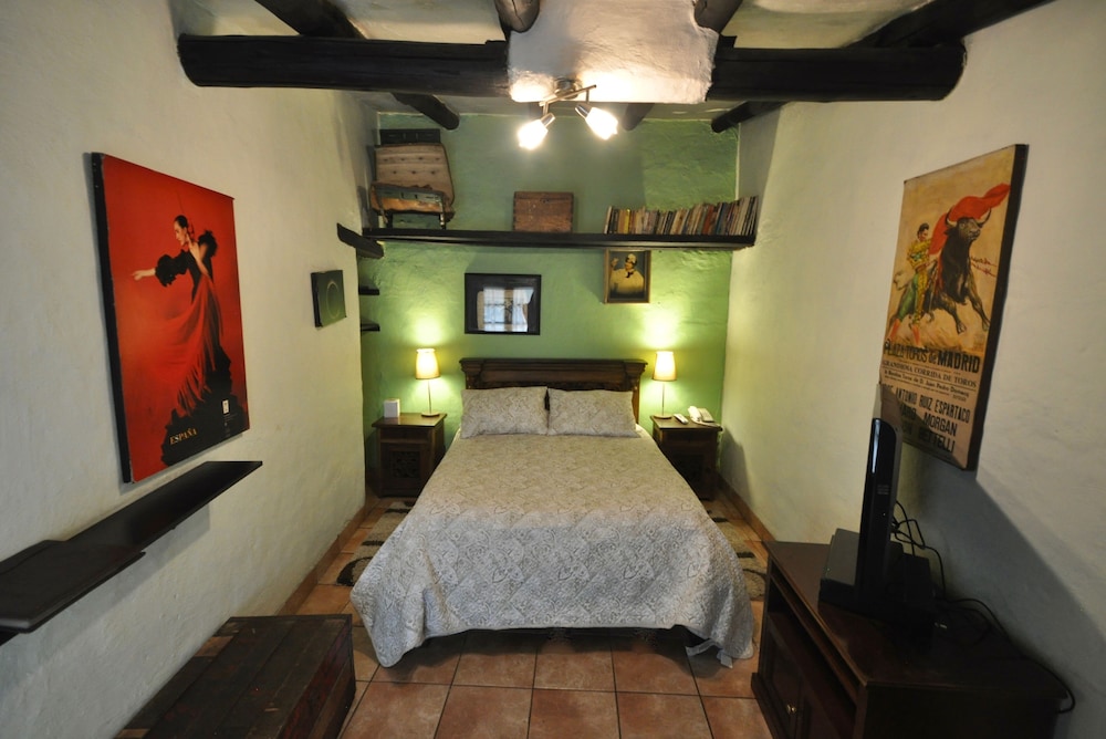 Double Room, 1 Double Bed, Fireplace, Garden View (Desvan)