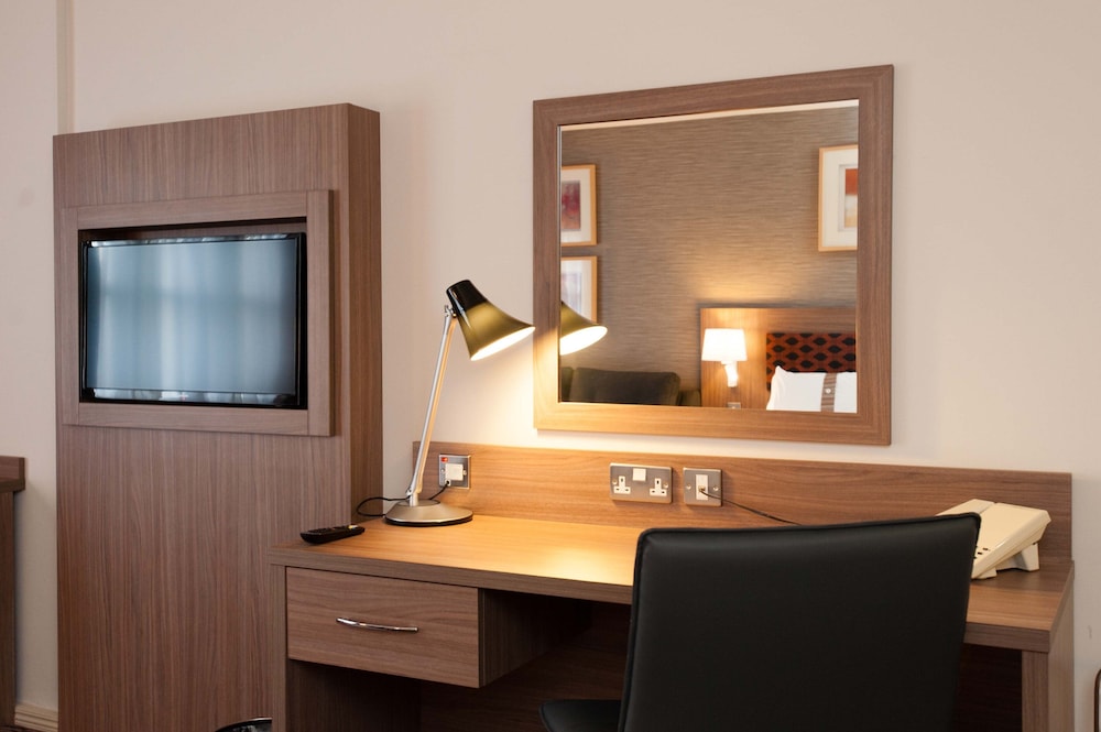 Premium Room, 1 King Bed with Sofa bed - Photo 2