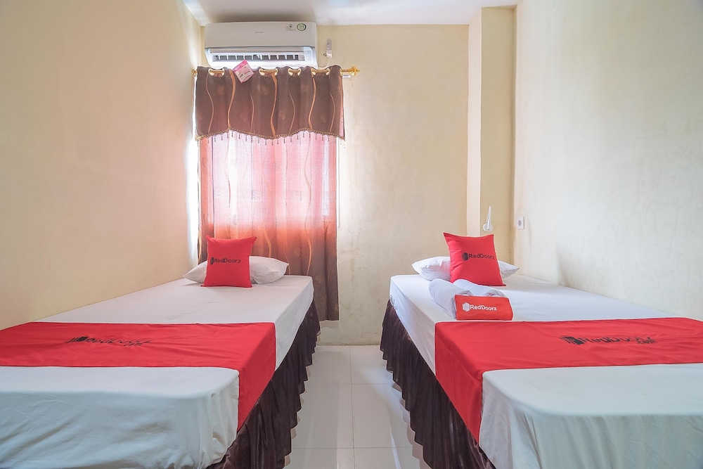 Twin Room (RedDoorz)