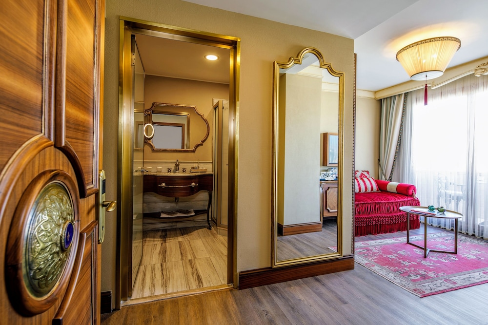 Premium Suite - Photo 3