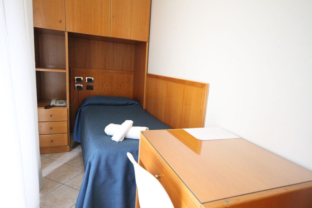Classic Single Room