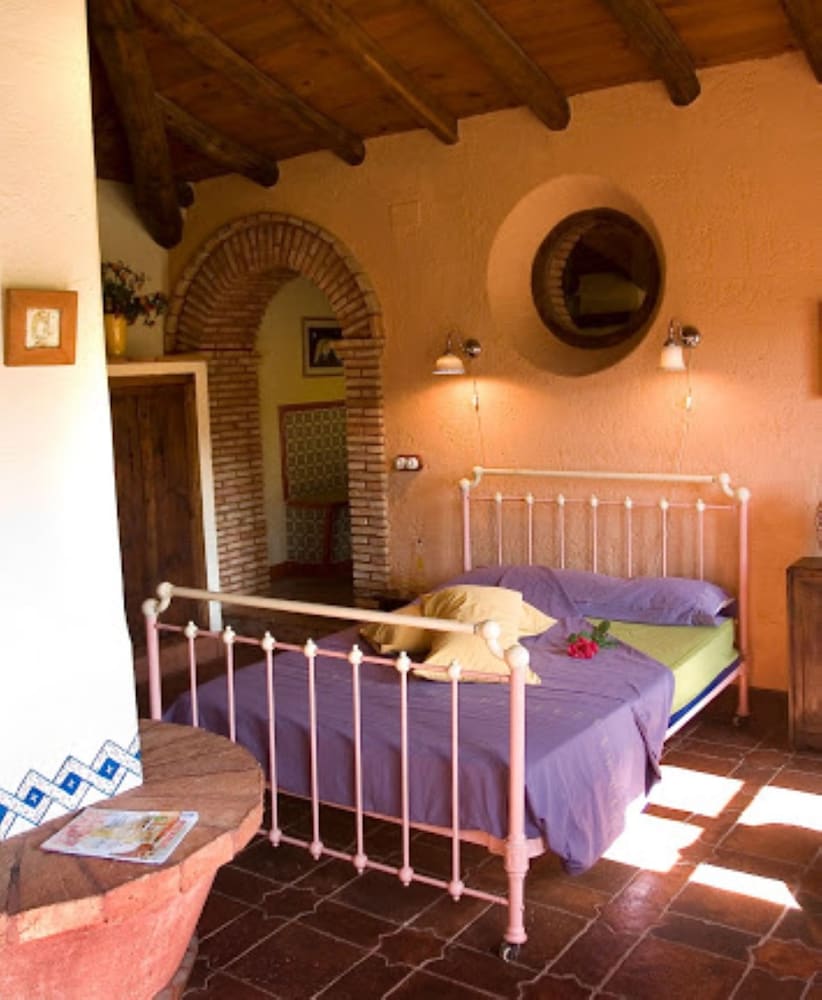 Honeymoon Cottage, 1 Bedroom, Terrace, Vineyard View (Búho) photo 3
