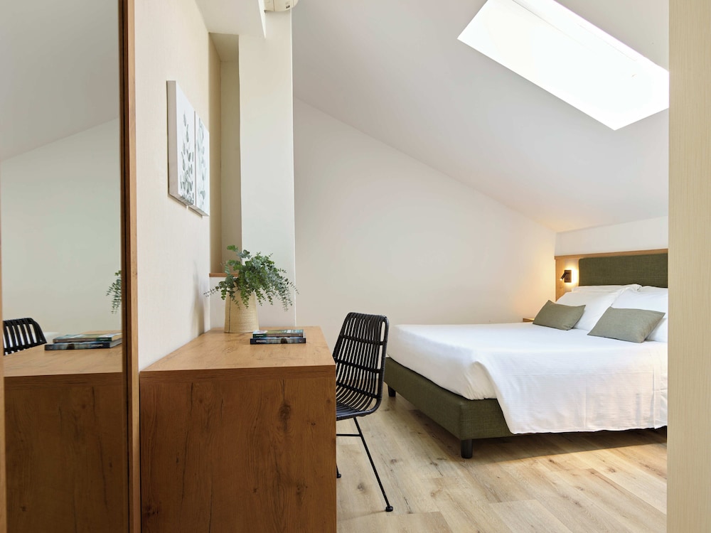 Double Room, Balcony, City View photo 1