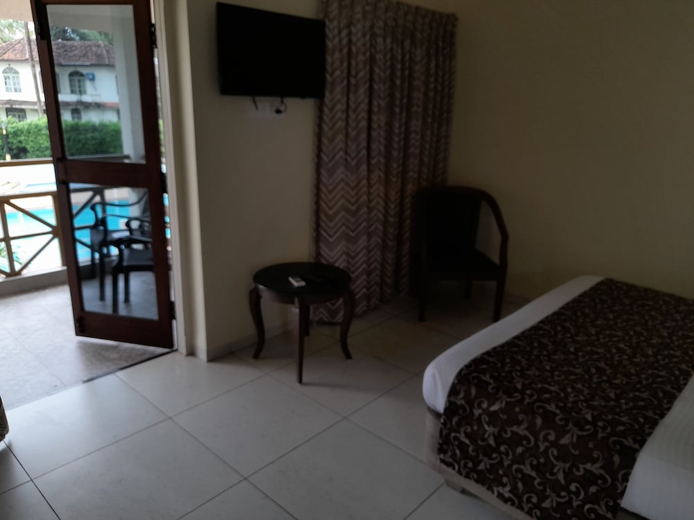 Executive Double Room, 1 Double Bed, Pool View, Poolside