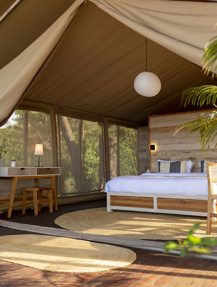 Exclusive Tent photo 1