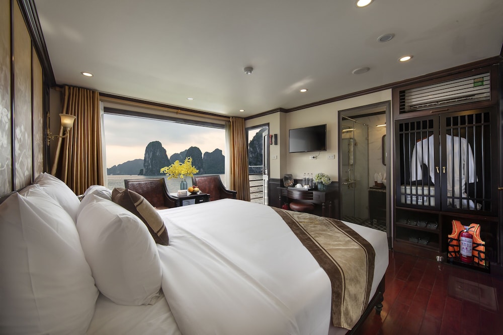 Elegant Suite with Private Balcony