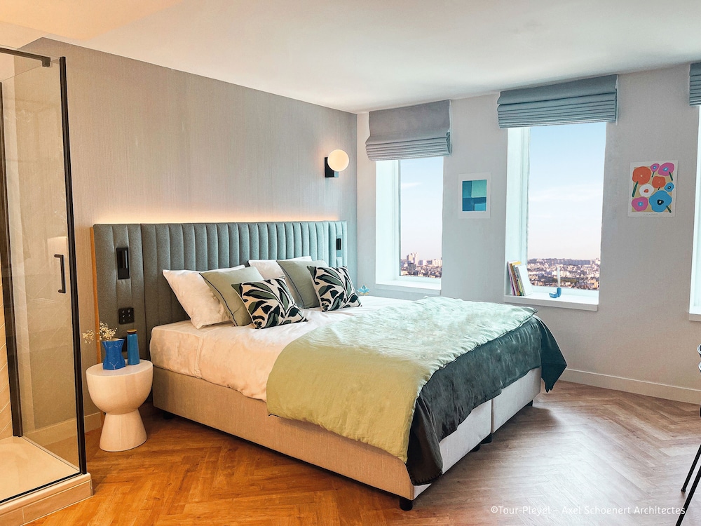 Deluxe Double Room City View High Floor